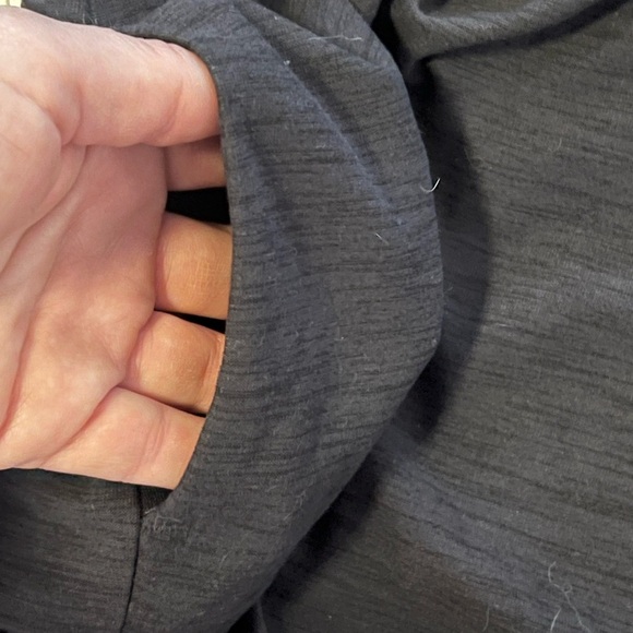 Old Navy Active women’s Black Hoodie Sweater, size S - Picture 4 of 4